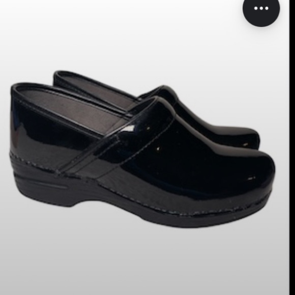 Dansko Black Patent Clogs Nurse Doctor Physician Shoes Size 38 EUC #CL-95